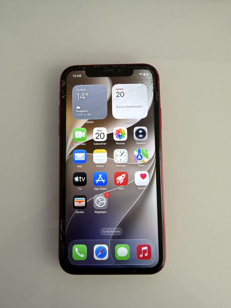 Apple Portables: iPhone 11 rouge 64GB  – Défectueux à La Chaux-de-Fonds par Fatal_Cas67 1