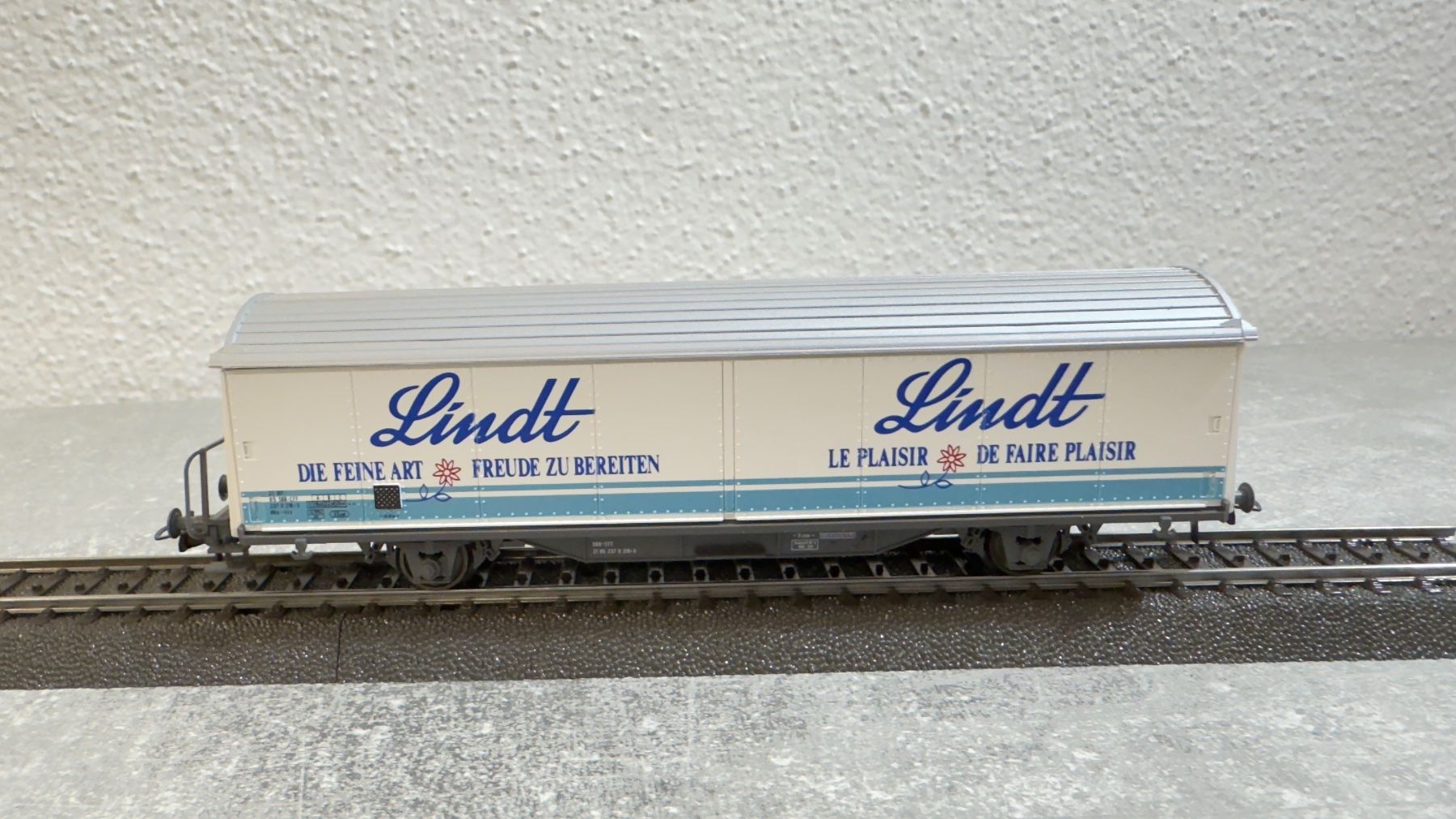 Roco Modellini di ferrovie: Roco Lindt Güterwagen H0 / AC – Usato da Windlach venduto da Kelebra 4
