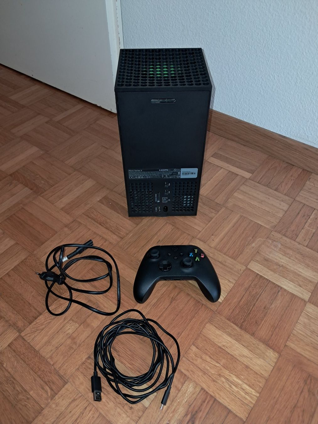 Microsoft Consoles: Xbox Series X + controller + Ladegerät – D'occasion à Adliswil par vin_8dhk 1