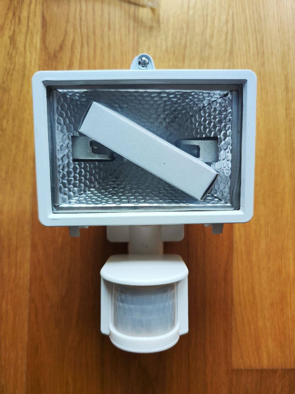 Fari: Halogen Scheinwerfer mit Bewegungsmelder – Nuovo e nell'imballaggio originale da Birmensdorf ZH venduto da Hagenbuchertrade 1