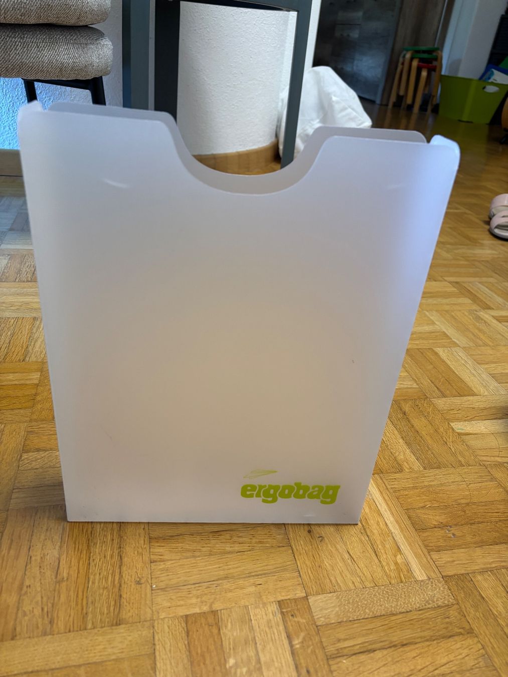 Allestimento di negozi e stand fieristici: Ergobag Schulrucksack Set neuwertig mit Etui & Ordner – Usato da wettingen venduto da christinalimsw 5
