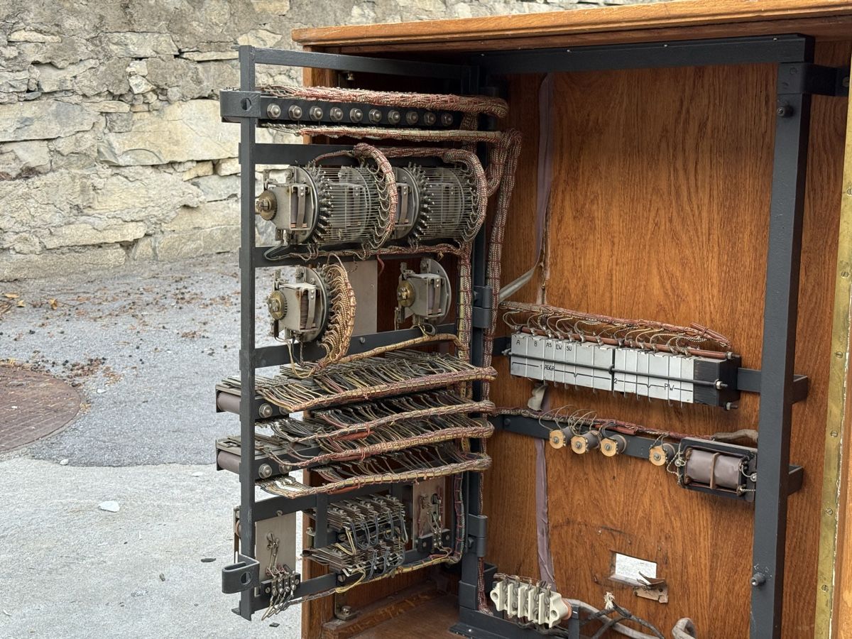 Telefone: Centrale téléphonique AUTOPHON Soleure vers 1940 – Gebraucht aus Sierre von OCNL 5