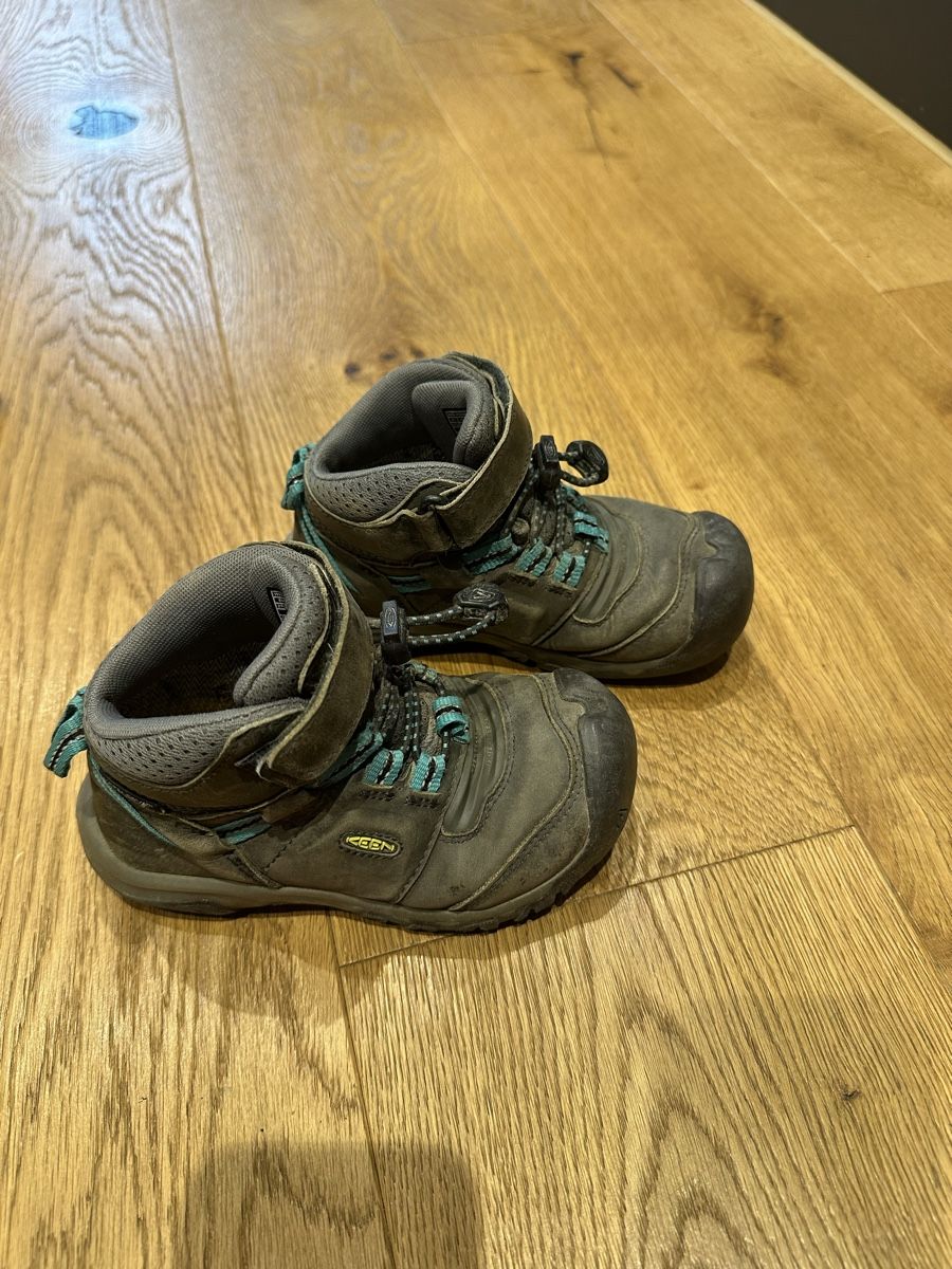 Keen Scarpe da uomo: Keen Wanderschuhe 27/28 – Usato da Balgach venduto da deb_g59x