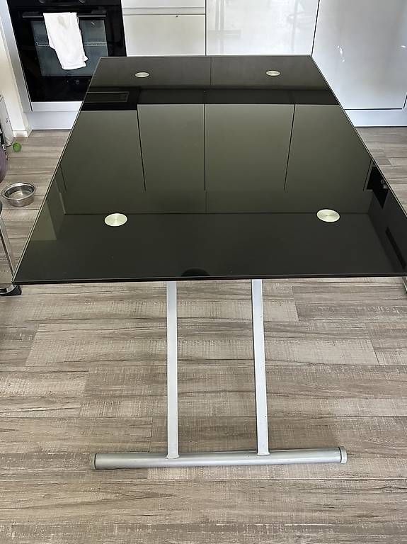 Tables: Table en verre à donner – D'occasion à Le Mouret par jus_yll7