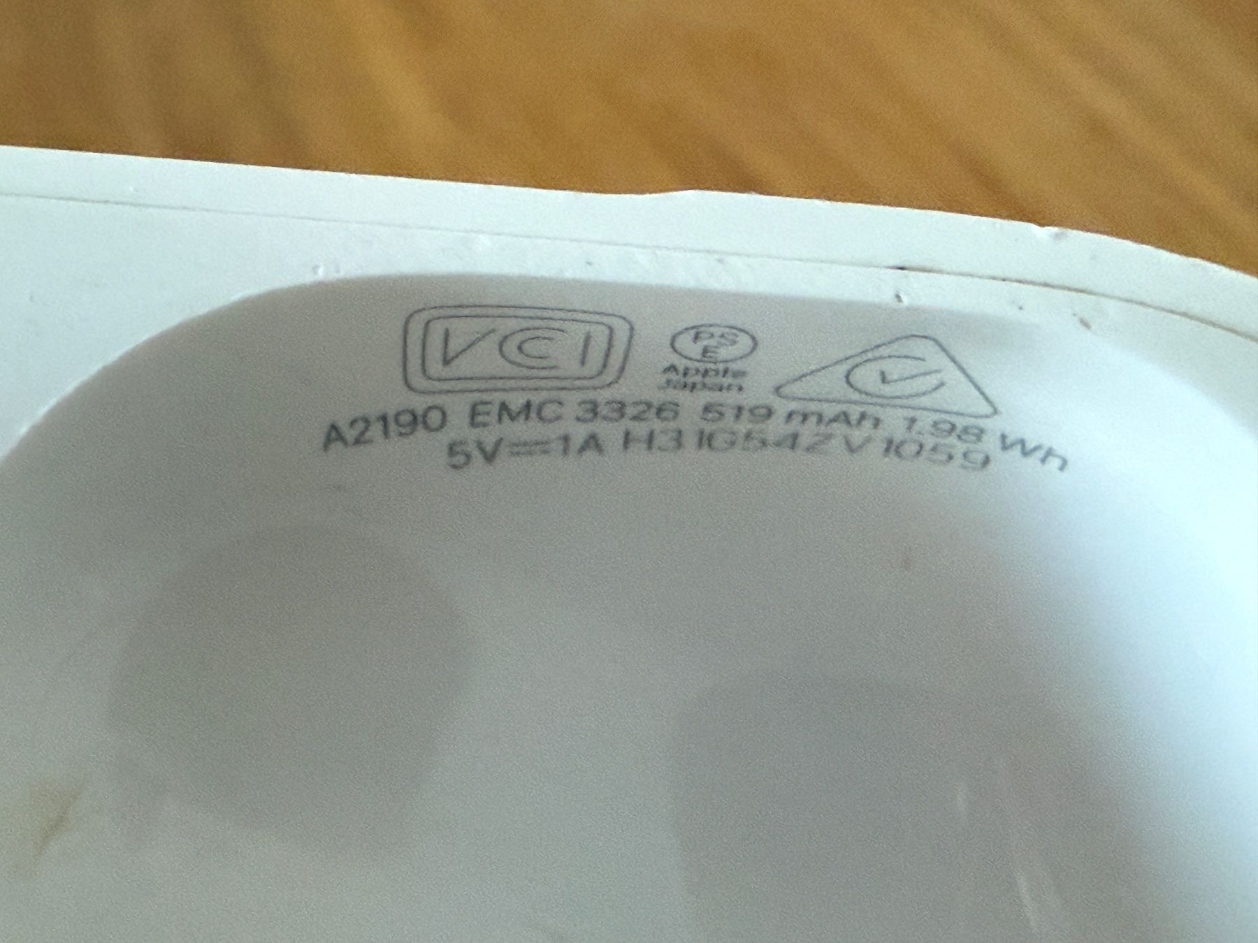 Apple Cuffie: APPLE AirPods Pro 1 Charging Case – Usato da Lausanne venduto da Nine1982 3