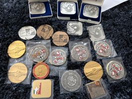 Lot de 20 Médailles Suisse 