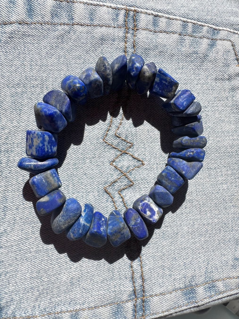Armbänder & -reifen: Lapis  Lapislazuli   Armband.    unregelmässig  matt – Neu und originalverpackt aus Leuggern von gemshow 2