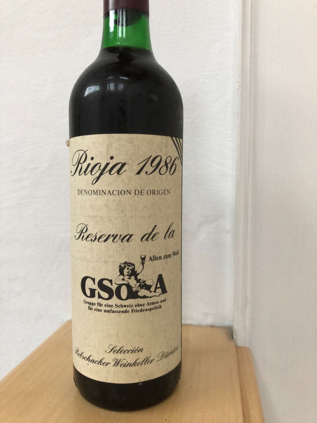 Rioja Vino: GSOA Wein 1986, Originelles Geschenk – Nuovo e nell'imballaggio originale da St. Gallen venduto da Blin 1