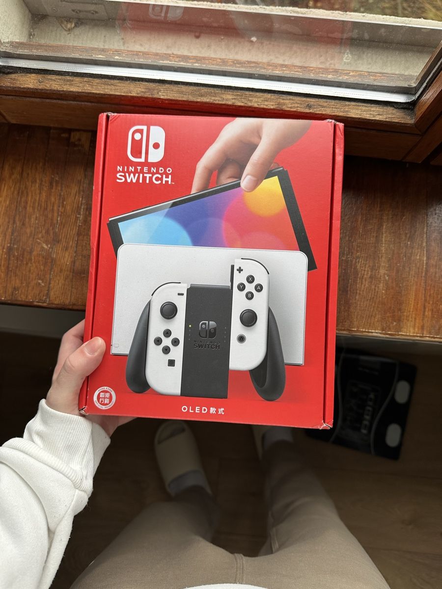 Nintendo Console: Lot 2 Console Nintendo Switch OLED  – Nuovo e nell'imballaggio originale da Delémont venduto da m7z_rfl6 1