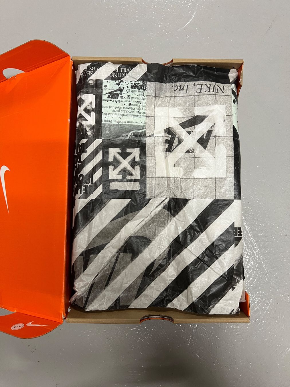 Nike Scarpe da uomo: Air VaporMax Off-White - EU 45.5 – Nuovo e nell'imballaggio originale da Bern venduto da ElevenFive 4