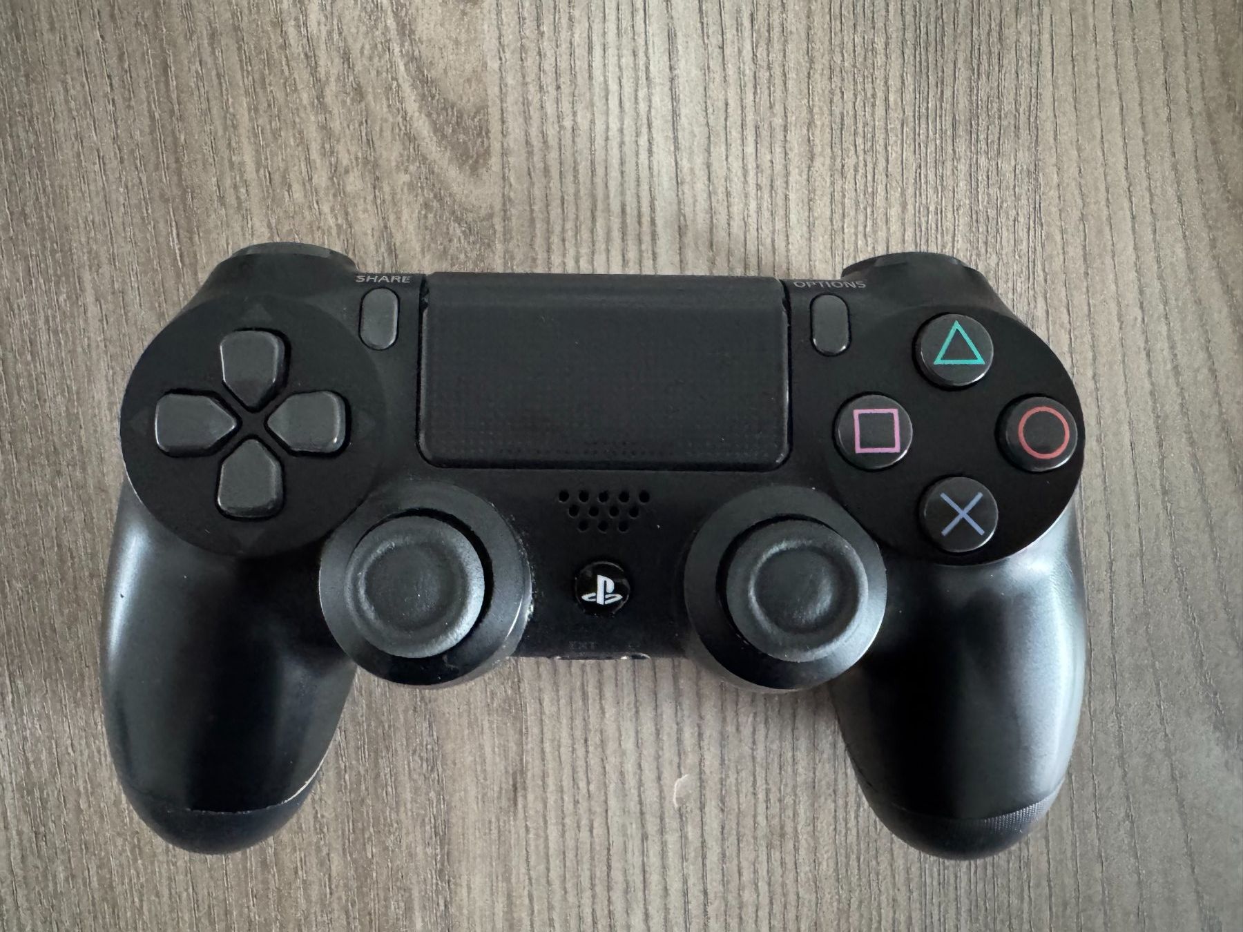 Controller: PS4 DualShock 4 Controller – Usato da Nottwil venduto da dan_8wvp