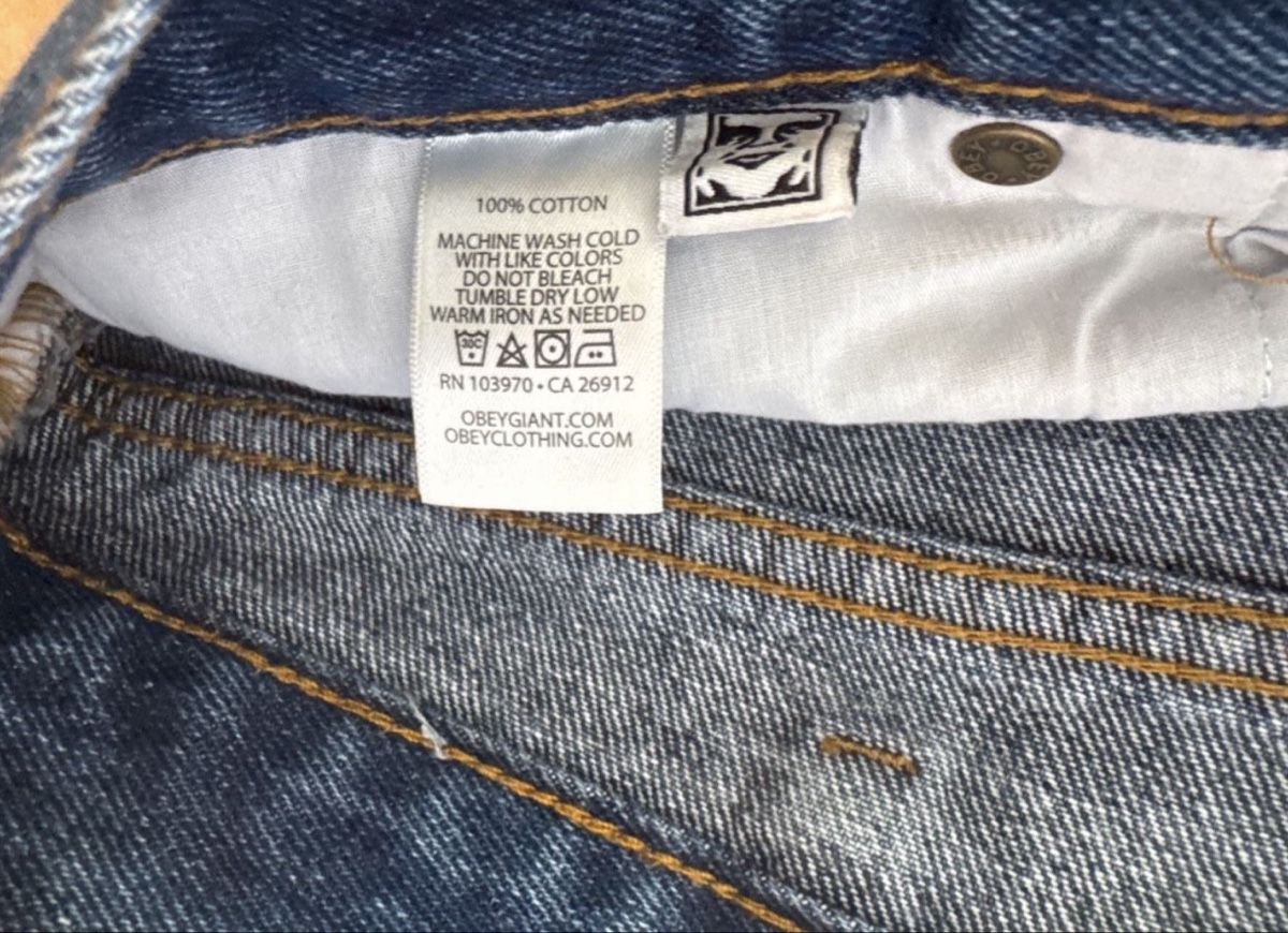 Obey Jeans: Obey BIGWIG Baggy shorts Gr 31 – Gebraucht aus Aristau von shm_sfl6 3