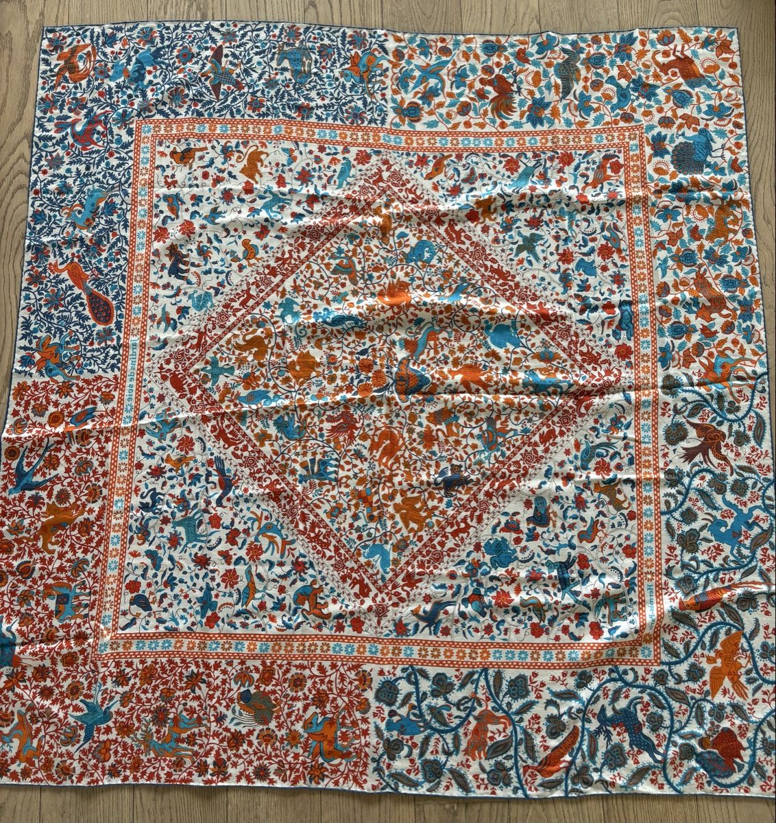 Hermès Foulards, Tücher & Schals: Carre Hermès  – Gebraucht aus Vessy von VessyCan 5