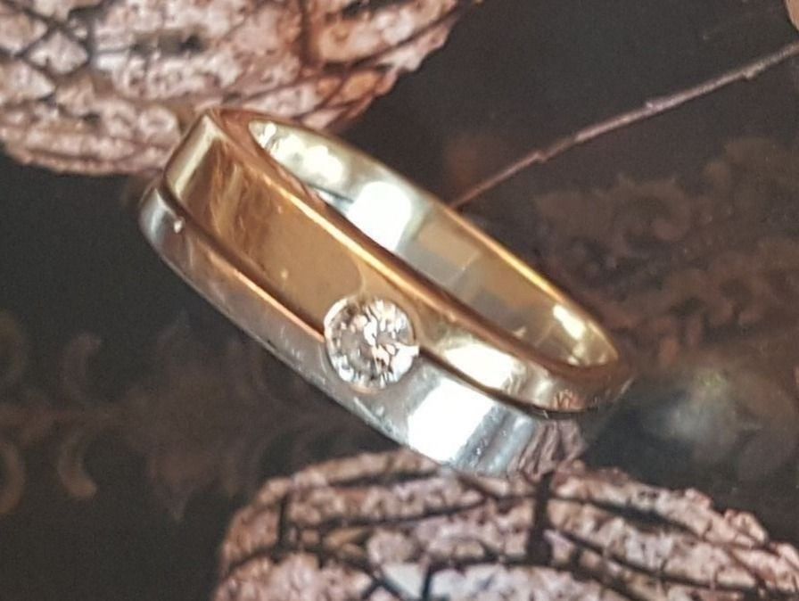 Anelli: Edler Brillantring aus 18 Karat Gold – Nuovo (secondo la descrizione) da Unterägeri venduto da Altgoldschmuck 1