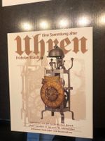 Eine Sammlung alter Uhren Schweizer Holzräder u Bauernuhren