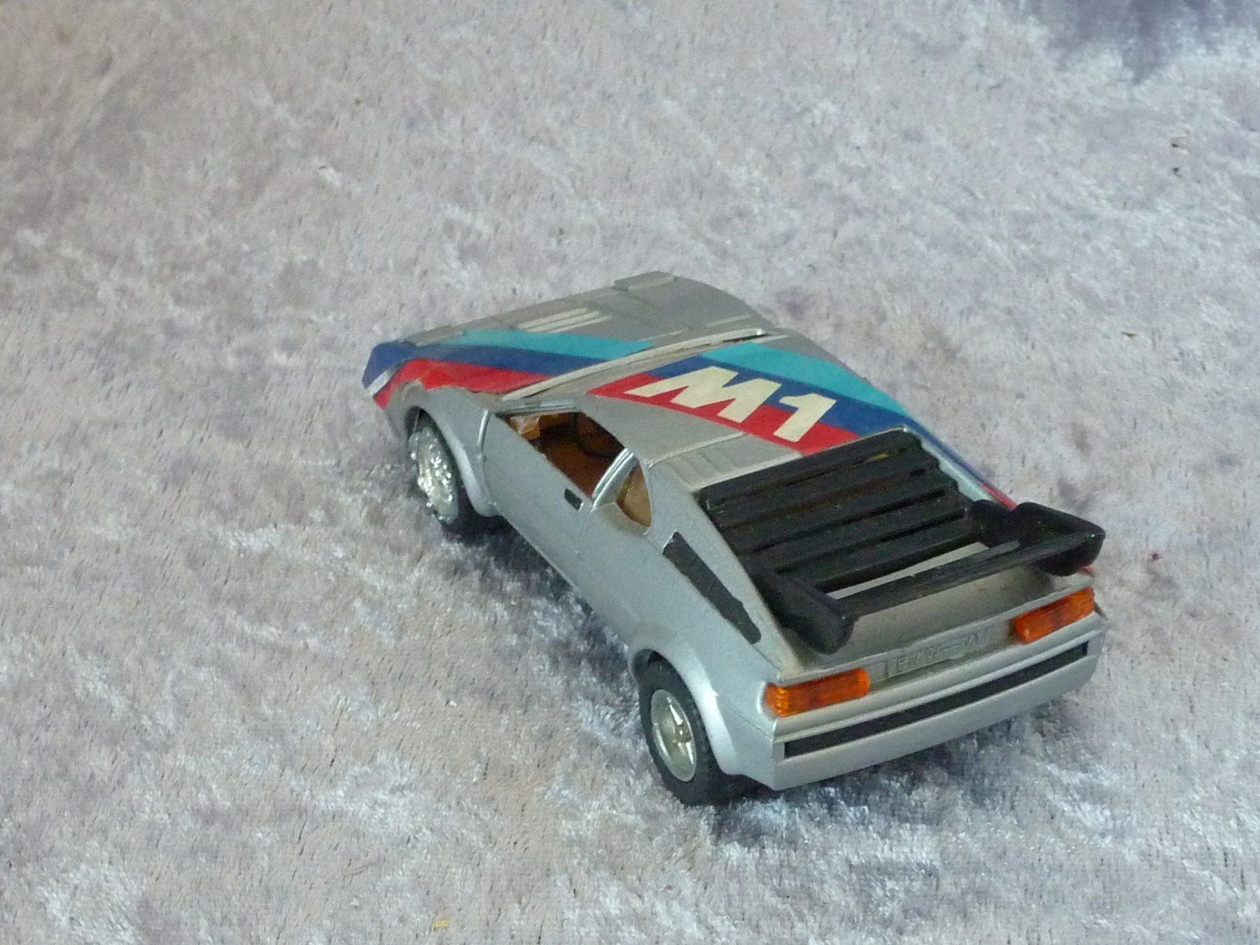 BMW Modellautos: BMW M1 1:43 – Gebraucht aus Dürrenäsch von modellautos4you 3