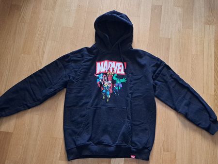 Marvel Hoodie mit Avengers Print
