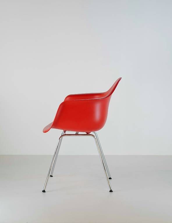 Vitra Stühle: Eames Armchair DAR in Rot  Original Vitra – Gebraucht aus Beromünster von VSNC 2