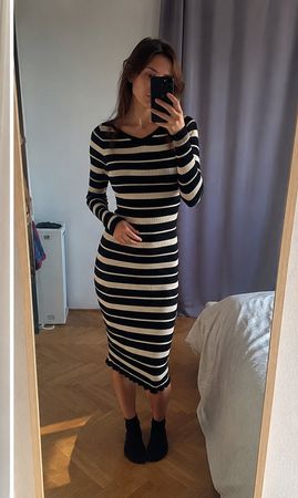 H&M Rippstrick-Kleid – Figurbetont – Grösse XS
