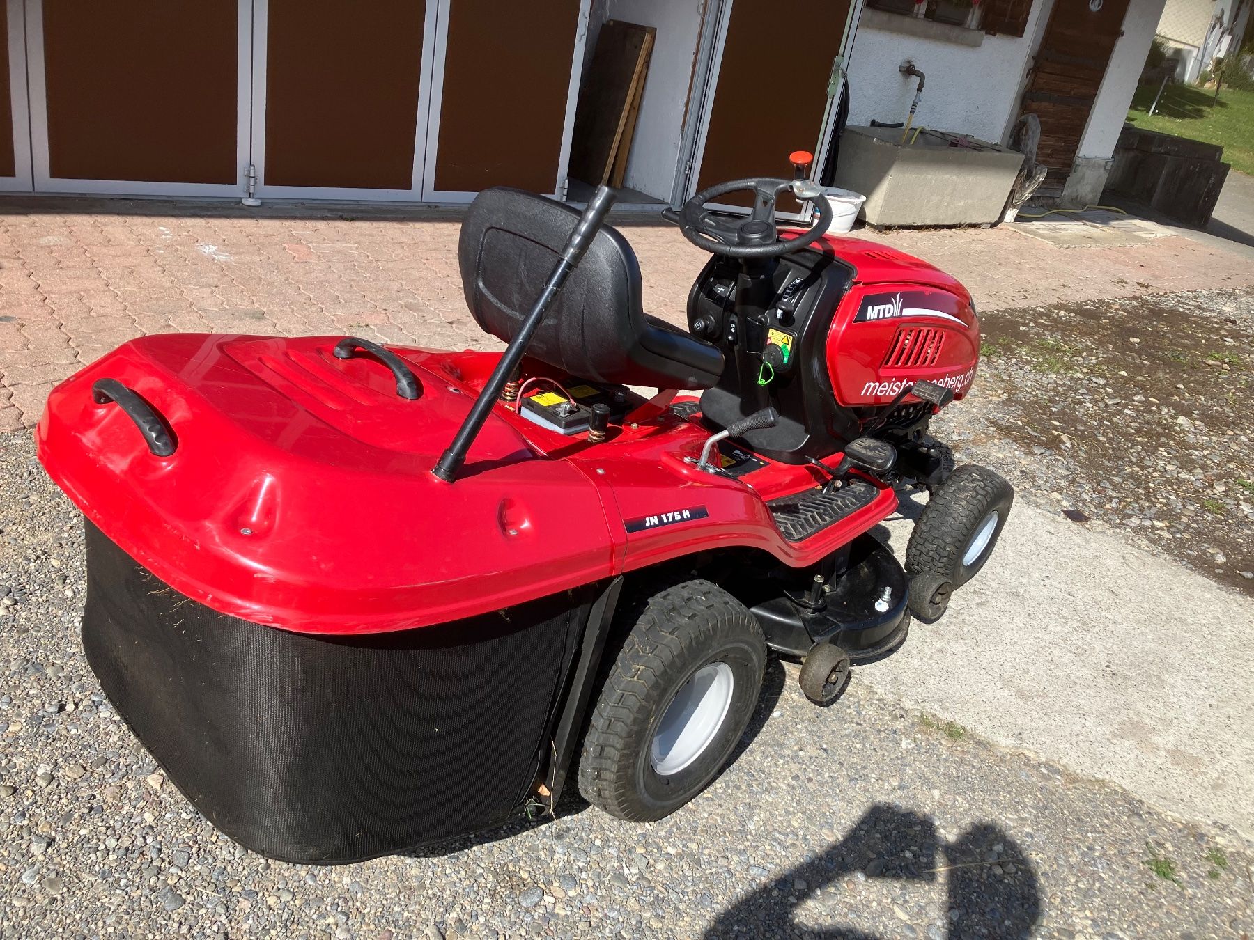 Mtd Tondeuses à gazon: Rasenmähertraktor   Aufsitzmäher – D'occasion à Bertschikon Gossau par Skudde 4