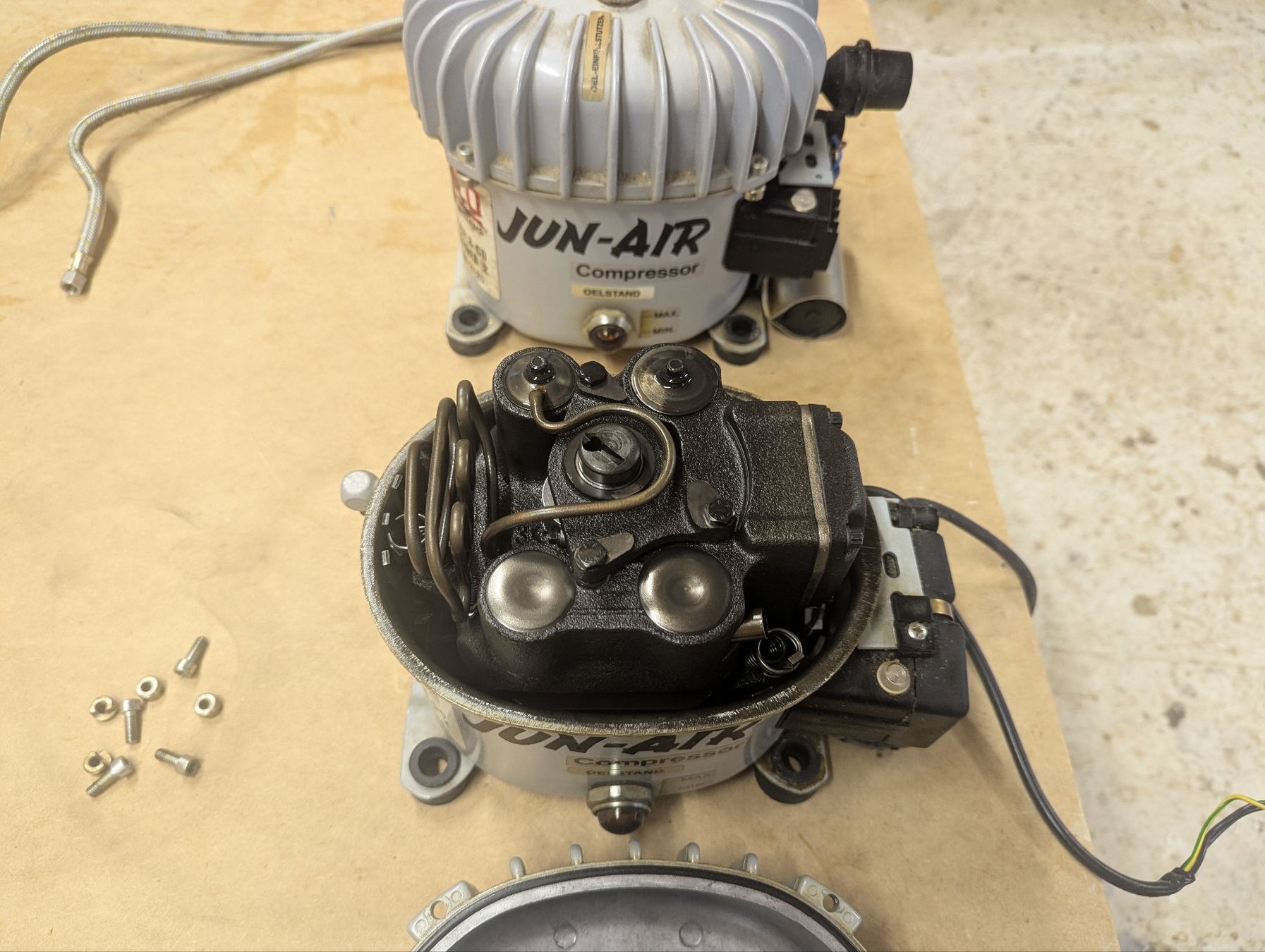 Jun-Air Compressori: Jun Air Kompressor Motoren – Usato da Biel/Bienne venduto da SaintSilvy 1