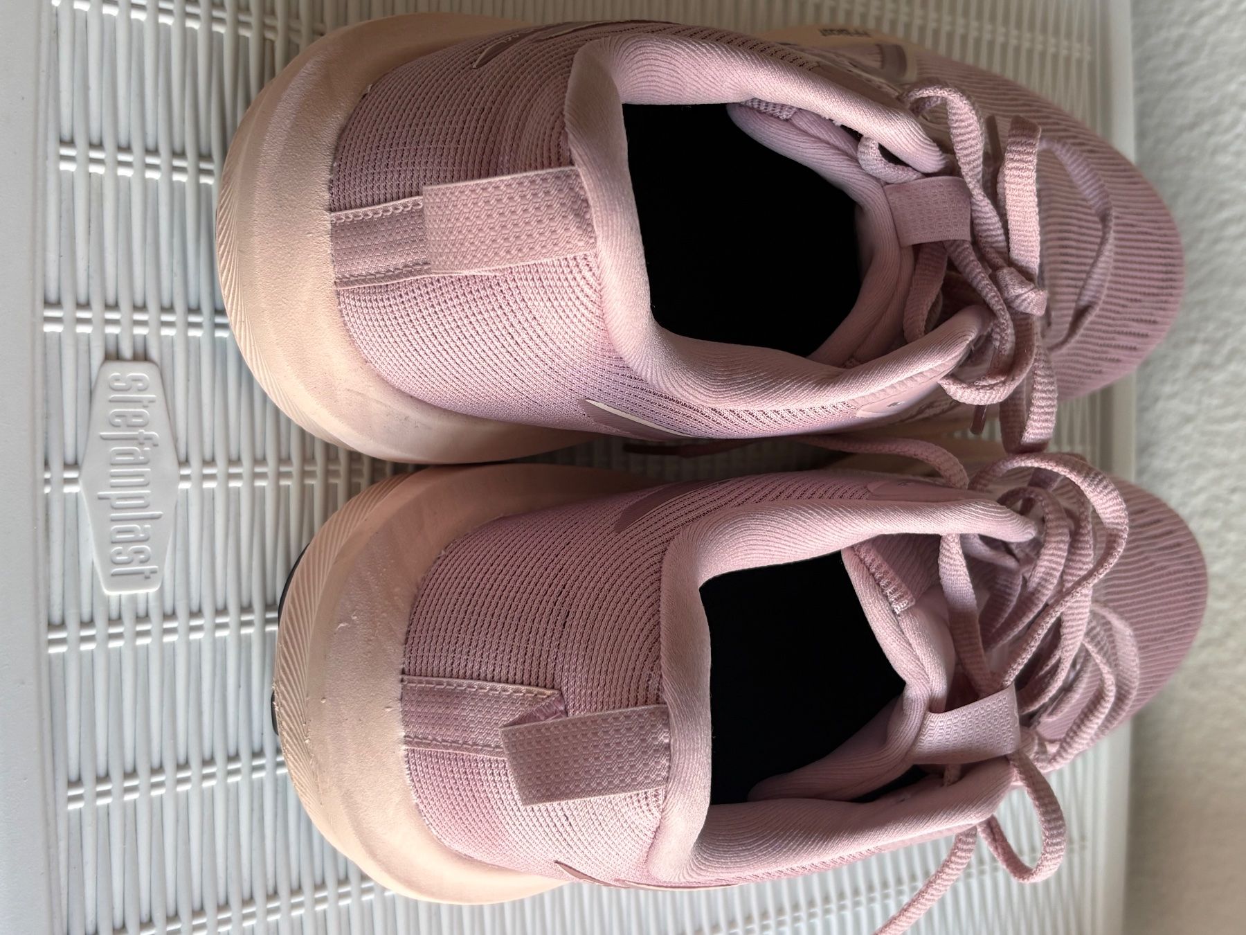 Asics Damenschuhe: Laufschuhe – Gebraucht aus Urdorf von sas_y28b 1