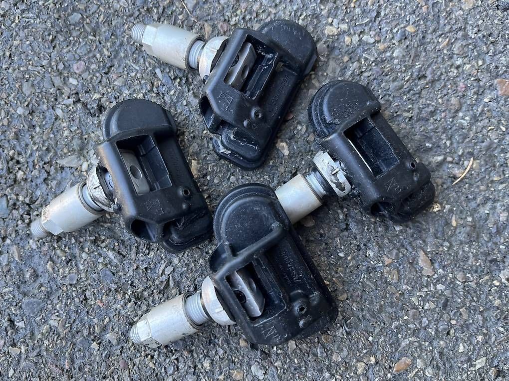 Mercedes-Benz Tutti pezzi di ricambio auto: 4x RDKS TPMS Reifendrucksensoren – Usato da Regensdorf venduto da Bani007
