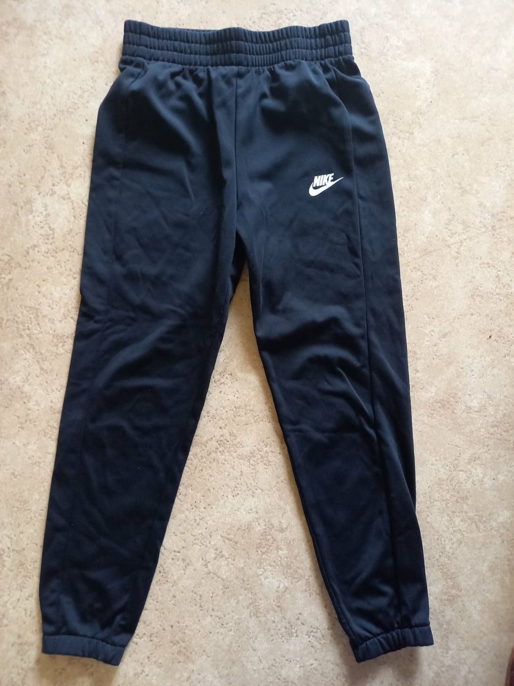 Nike Pantaloni: Nike Trainingshose schwarz Gr 147/158 – Nuovo (secondo la descrizione) da Möhlin venduto da dom_96nf 1