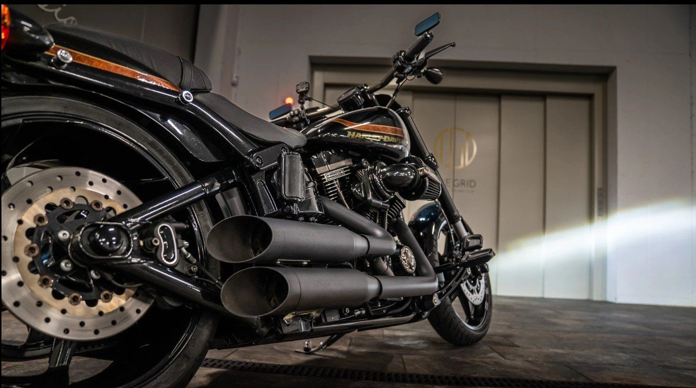 Harley-Davidson Altro: Harley Breakout Pro CVO - neuwertig, einzigartiger Sound – Usato da Ittigen venduto da alaindelon 9