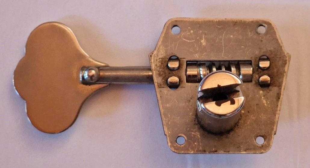 Fender Strumenti musicali: Fender 1965 Bass Tuner. – Usato da St-Saphorin-Lavaux venduto da Digit2 1