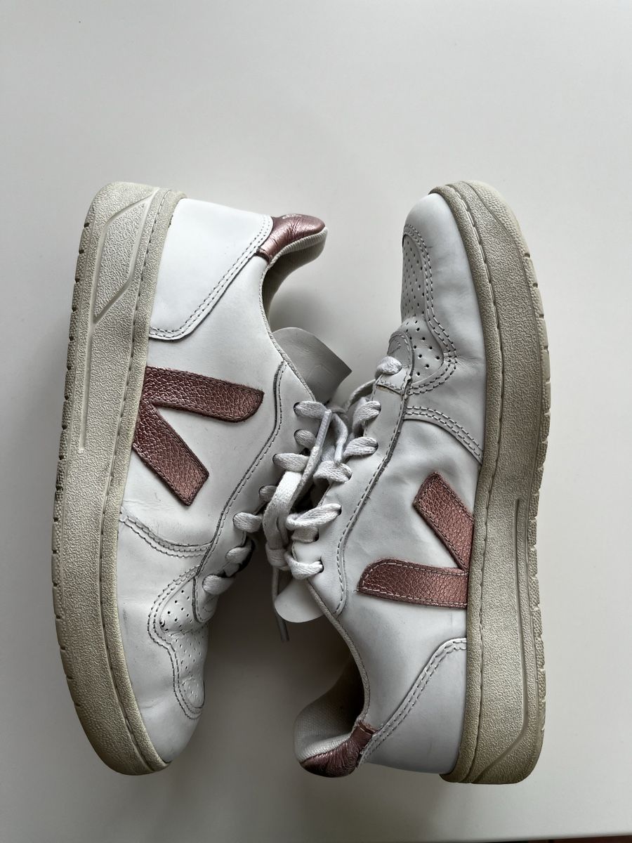Veja Scarpe da donna: 4 Paar Veja Sneaker V-10 / Esplar Gr. 37 – Usato da Olten venduto da hahnice99 3