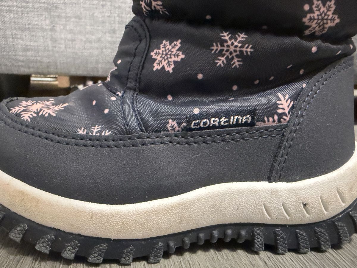 Scarpe per ragazze: Winterstiefel von Coreina, Grösse 26 – Usato da Zürich venduto da f_c_barcelona 1