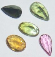 Mineralien Set L-5469– 5 Stück Multi Turmalin facettiert 4-5