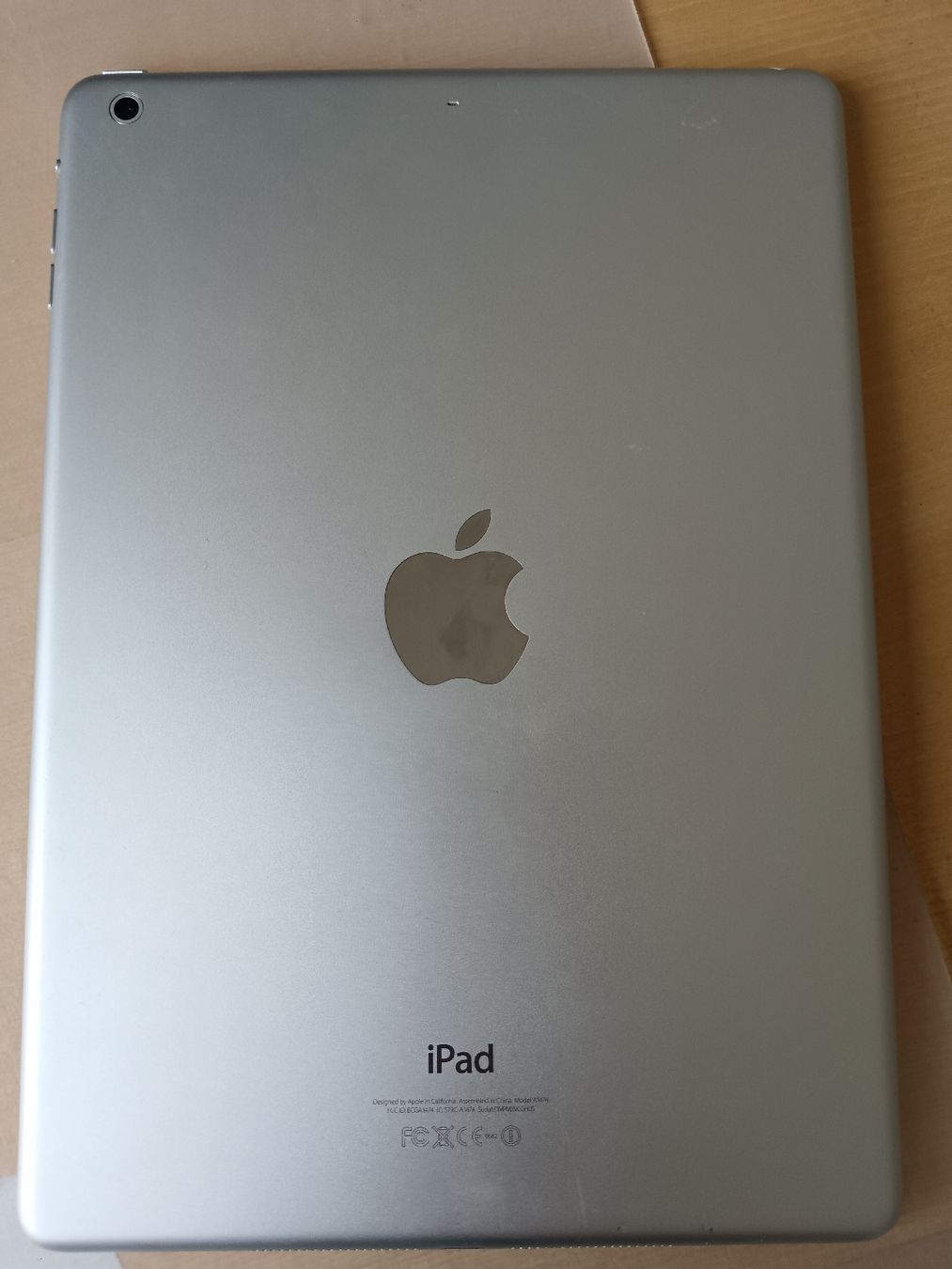Apple Tablet PC: iPad Air ca. 2014 – Usato da Wauwil venduto da kai_v59l 2