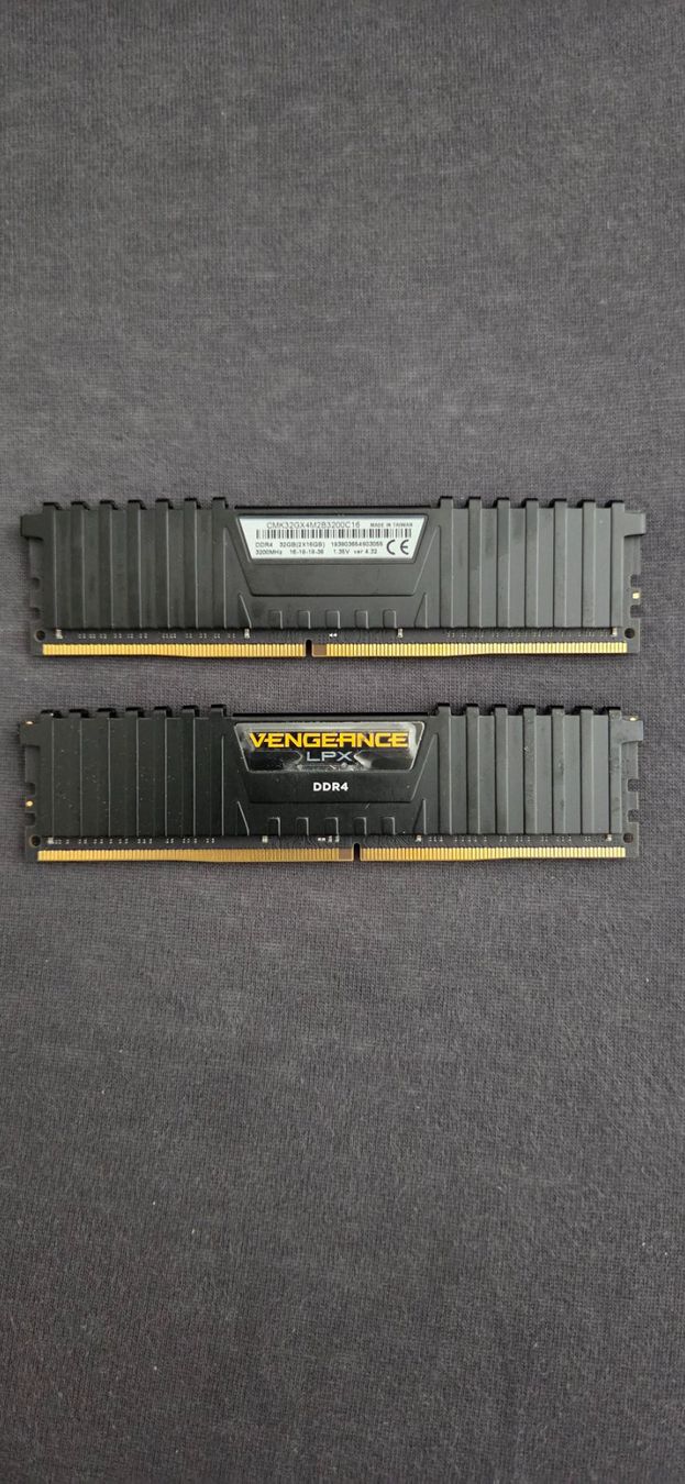Corsair Memoria / RAM: 32GB DDR4 Vengeance 3200MHz – Usato da Zihlschlacht venduto da vogelgrip