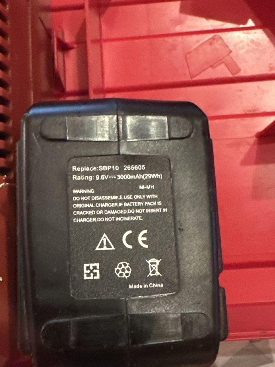 Hilti Caricatori & Batterie: Accu und Ladegerät plus Koffer  – Usato da Küsnacht ZH venduto da hooch63 3