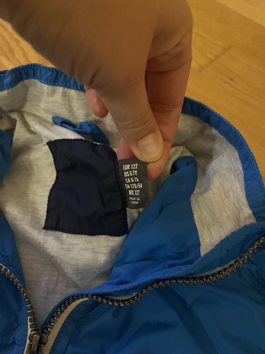 H&M Jacken & Mäntel: Sommerjacke / Windjacke Gr. 122 – Gebraucht aus Chur von cardem86 1