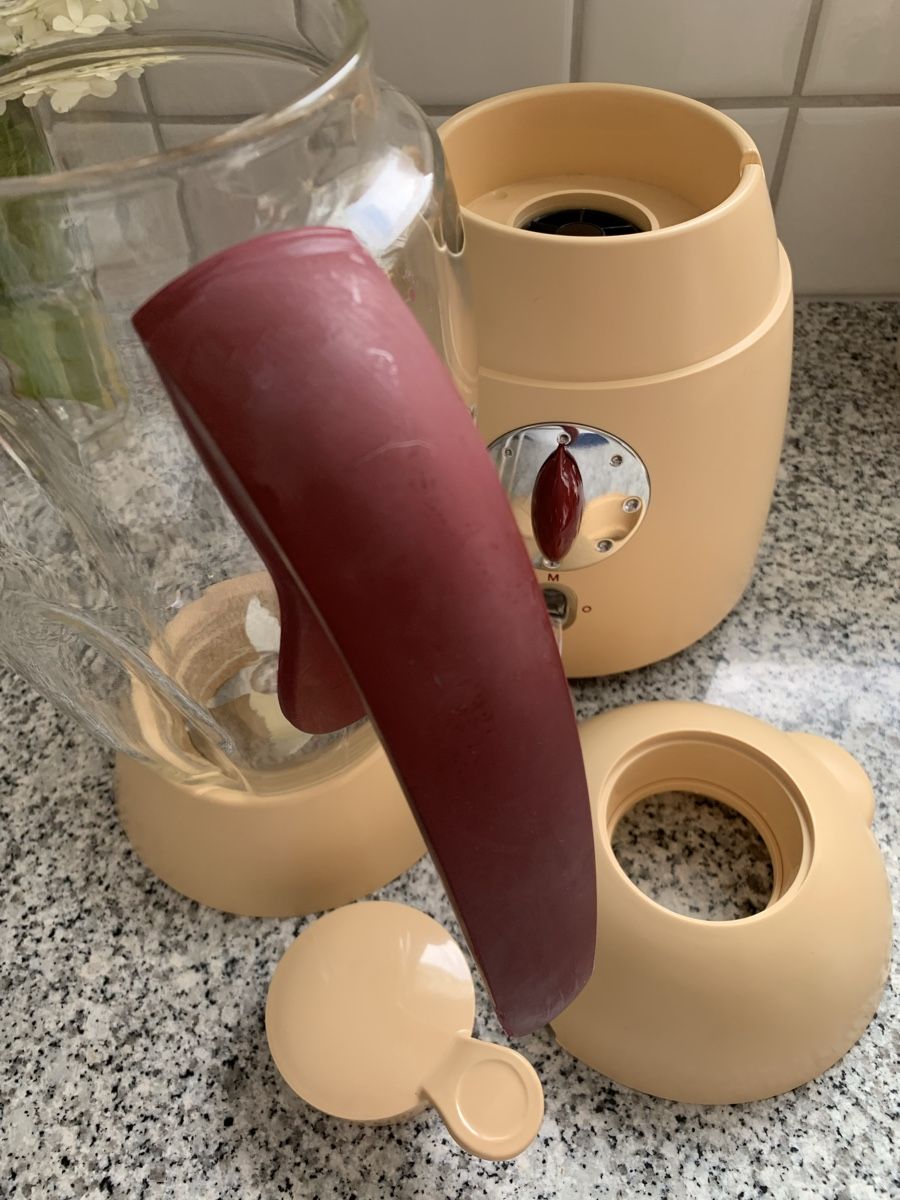Alessi Appareils de cuisine: Standmixer von  Alessi/Philips beige/rot – D'occasion à Ellikon an der Thur par Bali1999 4
