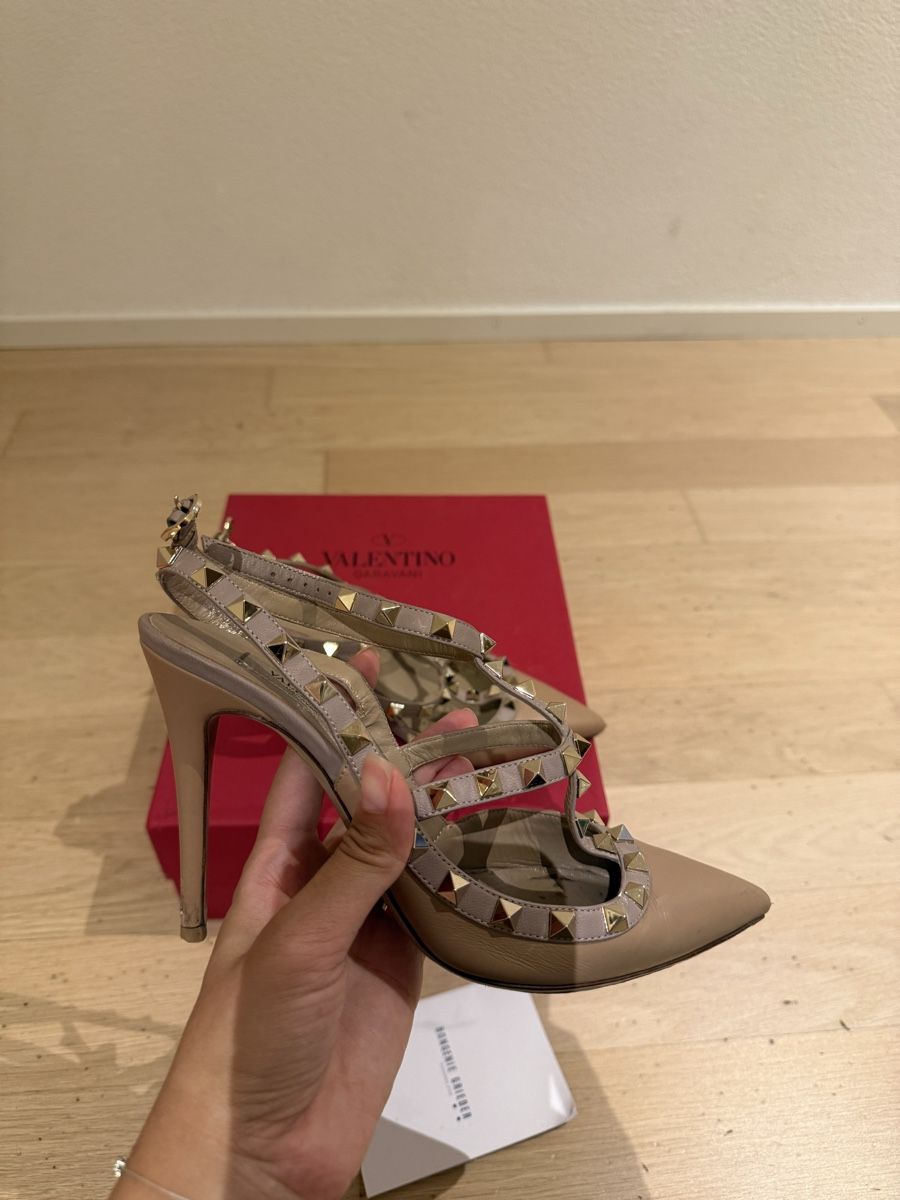 Chaussures femmes: Valentino Pumps Rockstud Caged pump – D'occasion à Pfäffikon SZ par Marva 3