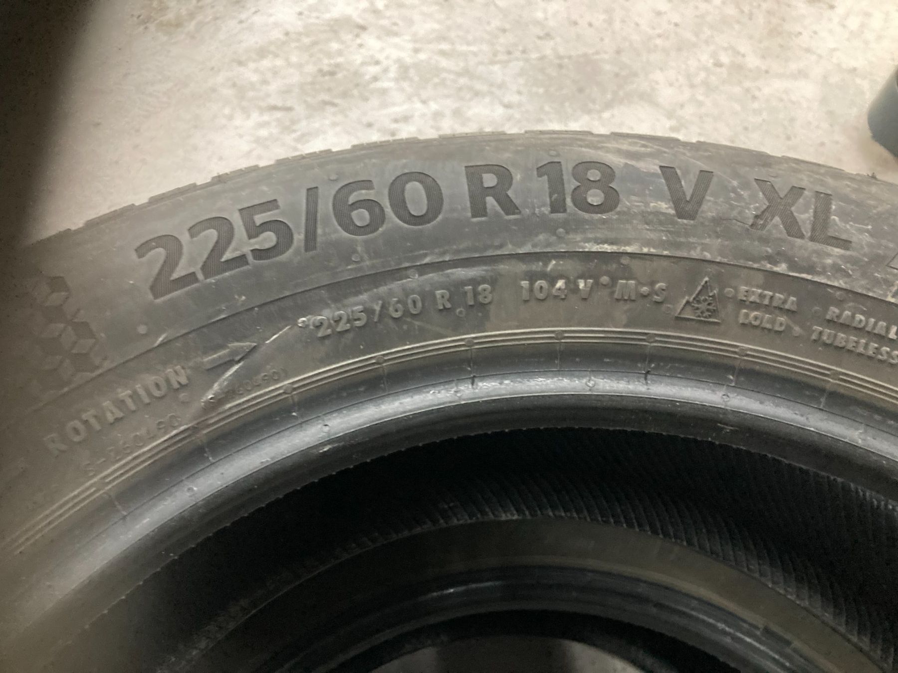 Continental Pneumatici & Ruote complete: Winterpneu 225/60R18 Continental – Usato da Cham venduto da WB2223 2