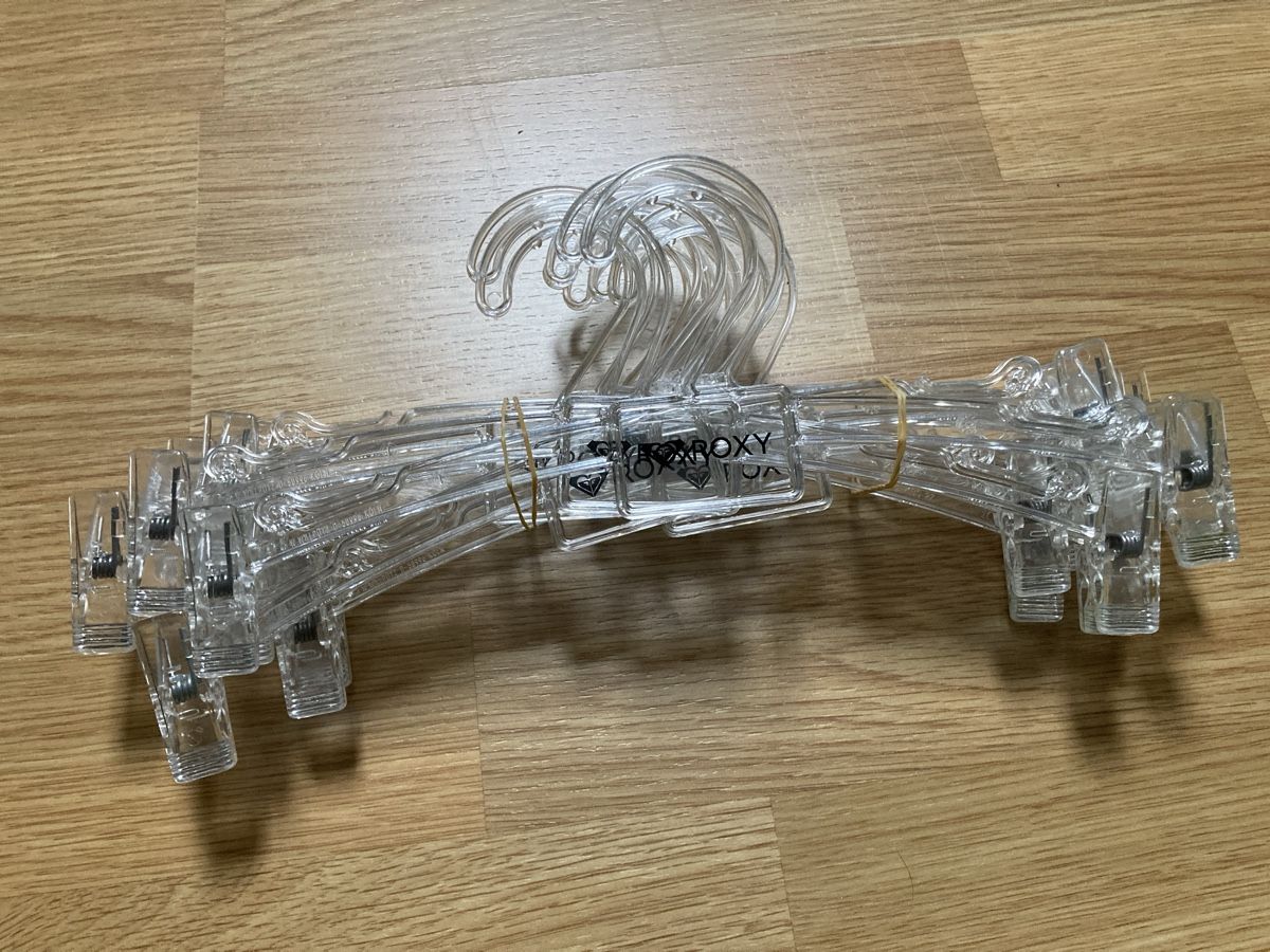 Appendiabiti: Lot de cintres Roxy transparents avec pinces – Usato da Biel/Bienne venduto da almercaa