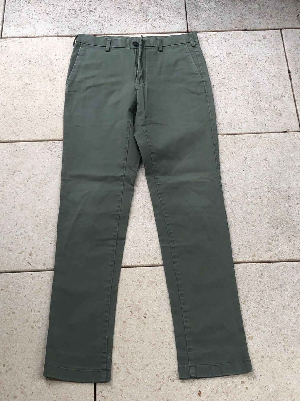 Uniqlo Pantaloni: Green Uniqlo chino – Usato da Lausanne venduto da jul_jpm7