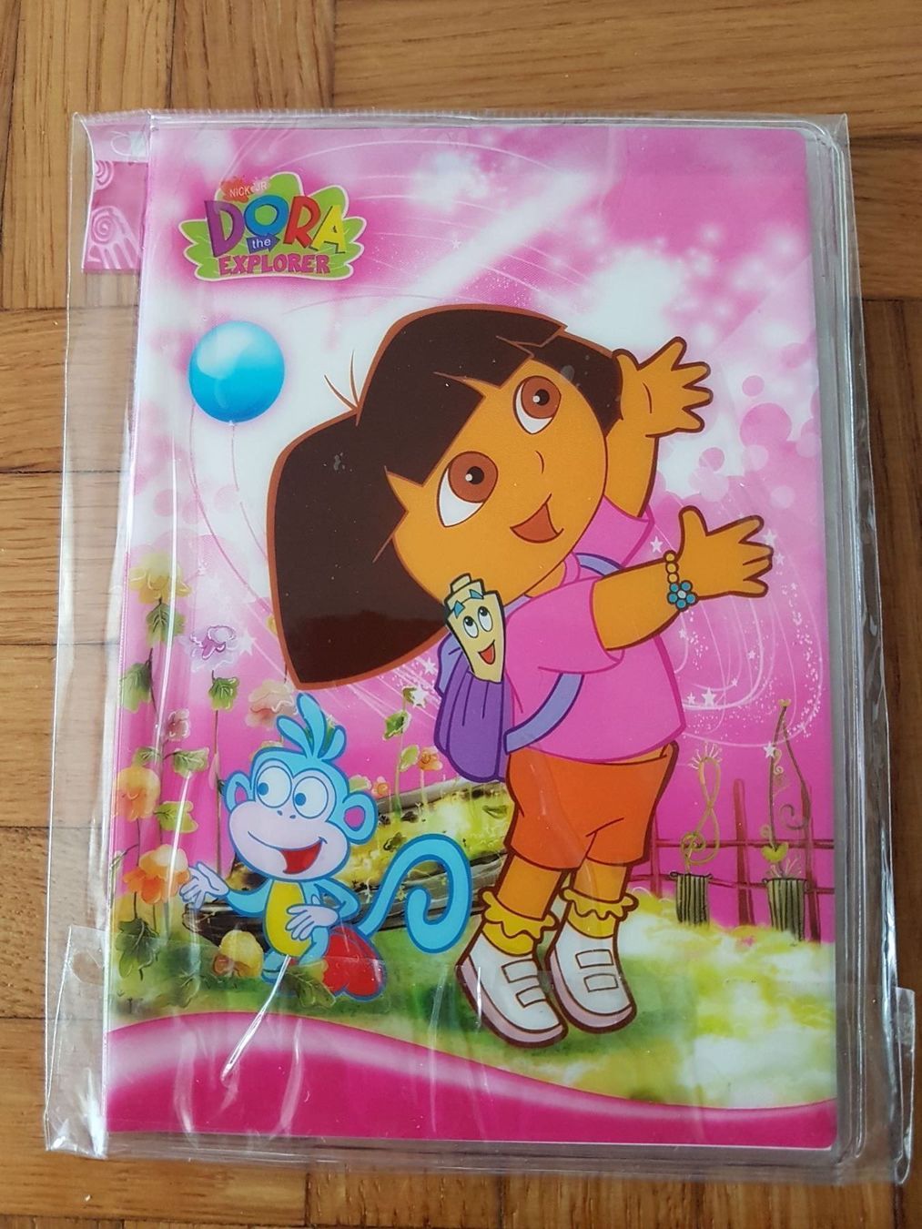 Sonstige Kleidung & Accessoires: Dora Exploratrice : 1 étui passeport – Neu und originalverpackt aus Lutry von kylab7