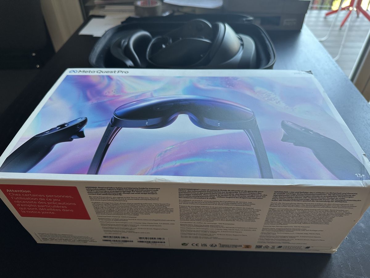 Meta Casco VR: Meta Quest Pro (VR headset, with eye tracking) – Nuovo (secondo la descrizione) da Zürich venduto da martpie 1