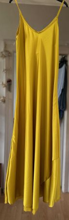 LONGUE ROBE! M