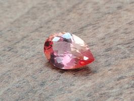 Natürlicher Bi-Color Saphir Ceylon (Sri Lanka) ca. 2.25 ct.