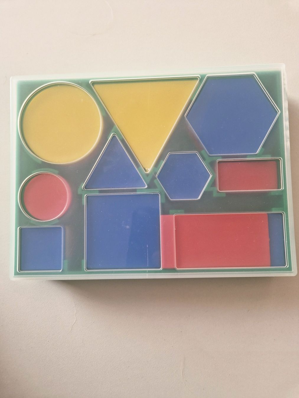 Spiele: Lernbox Formen Kunststoff – Gebraucht aus Stüsslingen von white_angel86