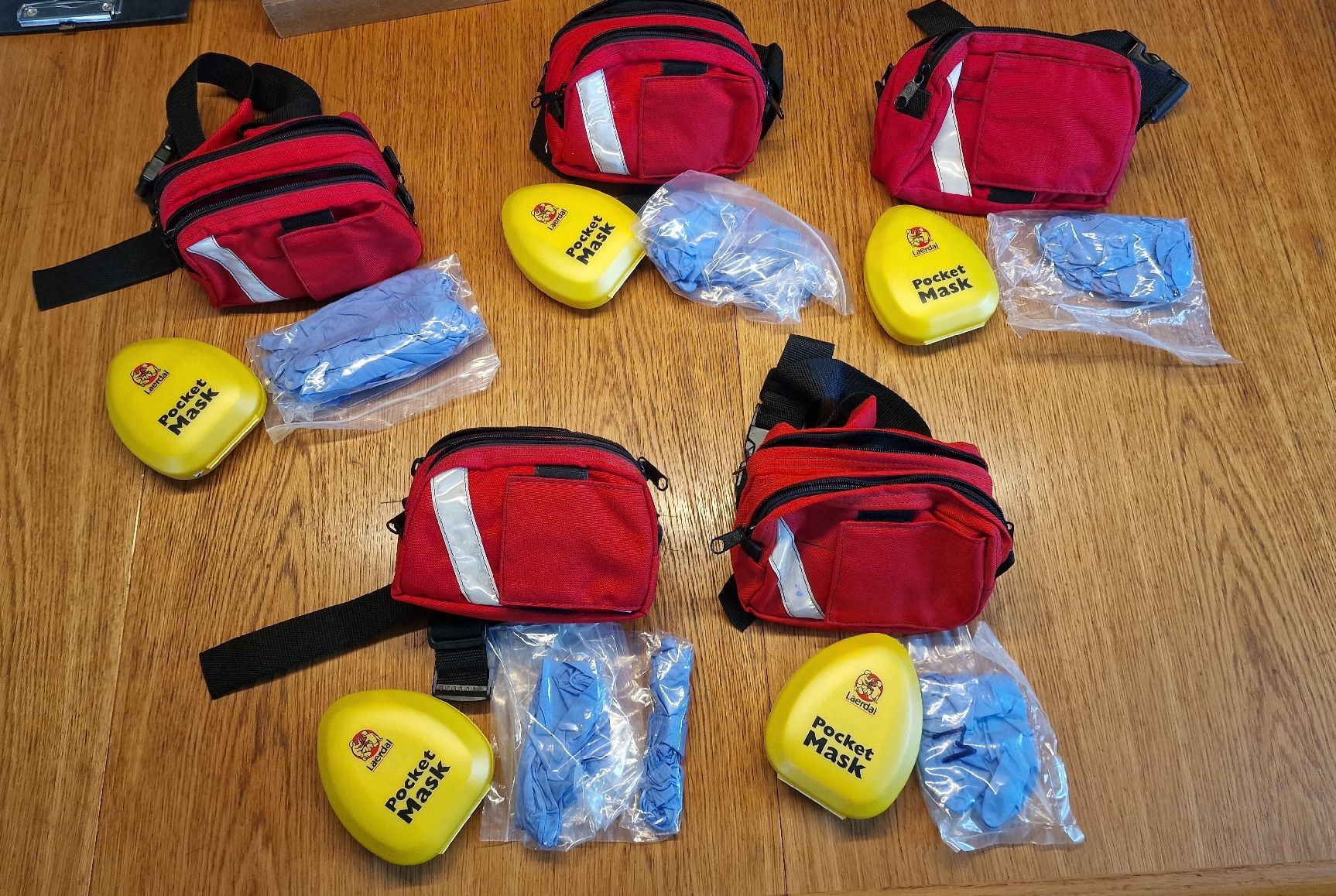 Borse: Pocket Mask mit Handschuhen und First Aight Bauchtasche – Nuovo (secondo la descrizione) da Steinen venduto da sam_zy9z 3