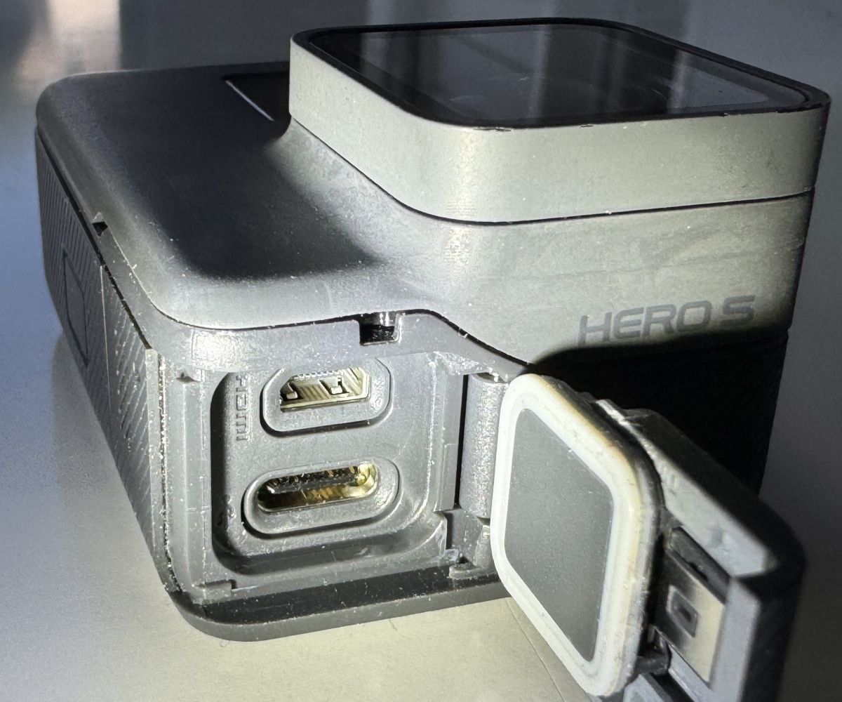 Gopro Action Cam: GoPro Hero5 - mit Zubehör – Usato da Winterthur venduto da juve1972 4