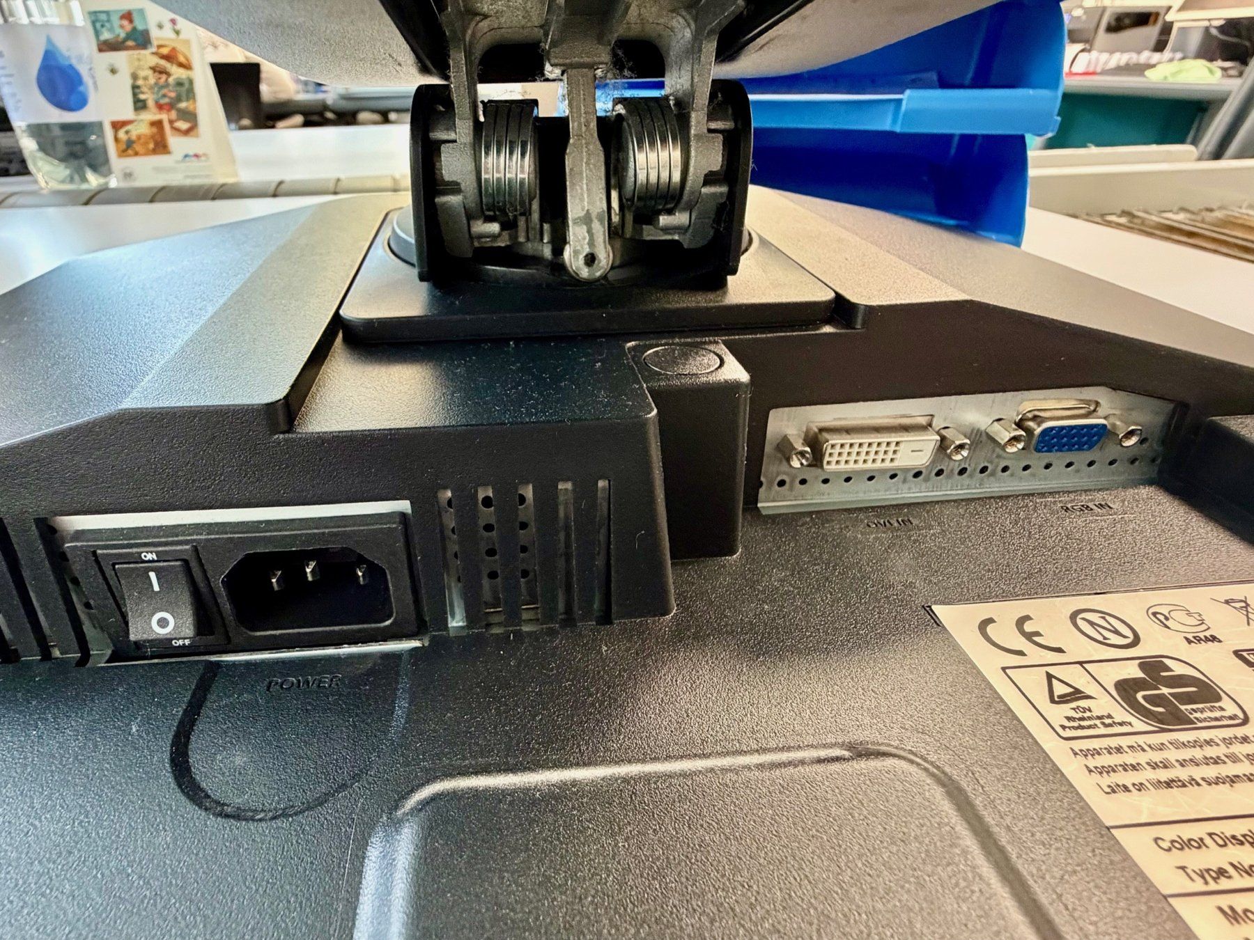 Samsung Monitor: Monitor ab 1 Franken – Usato da Einigen venduto da Medicom-Pharma 7